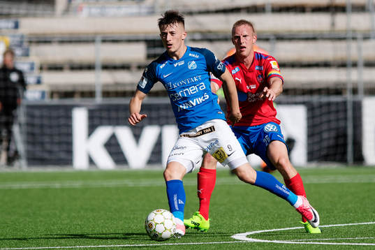 Norrbys Leonard Pllana och Helsingborgs Peter Larsson