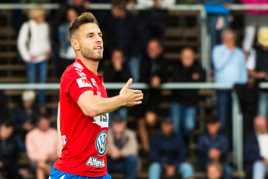 Bläddra bland fler bilder av Fotboll, Superettan, Varberg - Öster 