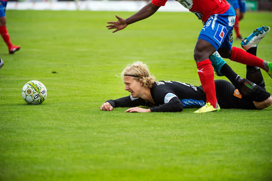 Varbergs Gustav Berggren faller