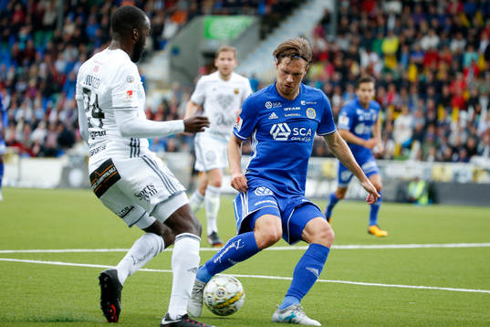 Östersunds Ronald Mukiibi och Sundsvalls Sebastian