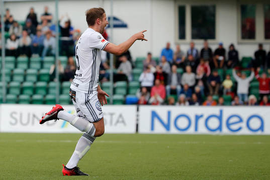 Östersunds Darijan Bojanic jublar