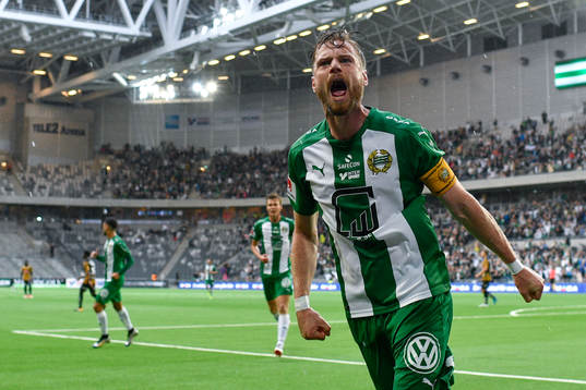 Hammarbys Arnór Smárason jublar