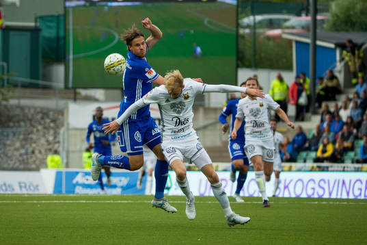Östersunds Curtis Edwards och Sundsvalls Sebastian