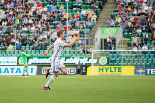 Östersunds Darijan Bojanic jublar