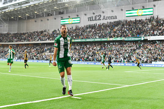 Hammarbys Arnór Smárason jublar