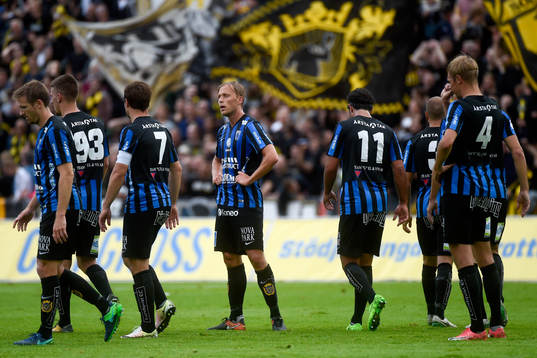 s Chinedu Ogbuke Obasi (ej i bild) gjort 0-3-målet