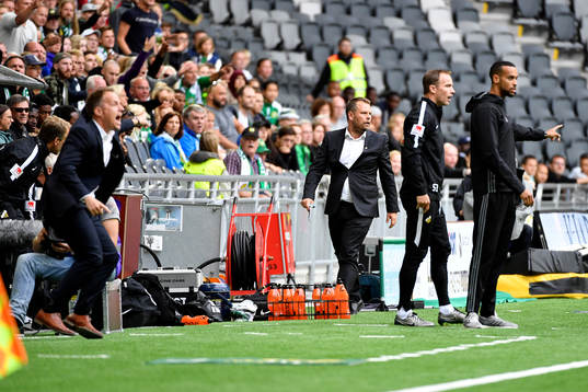 Hammarbys tränare Jakob Michelsen och Häckens tränare