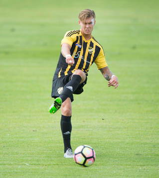 IFK Hässleholms Philip Wikström i matchen i division 2