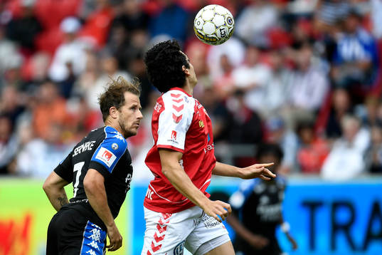 IFK Göteborgs Tobias Hysén och Kalmars Marko Biskupovic i