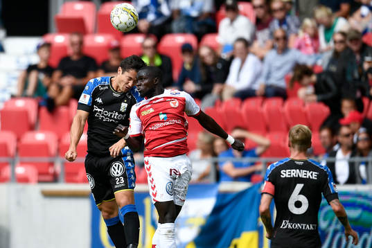 IFK Göteborgs David Boo Wiklander och Kalmars Papa Alioune