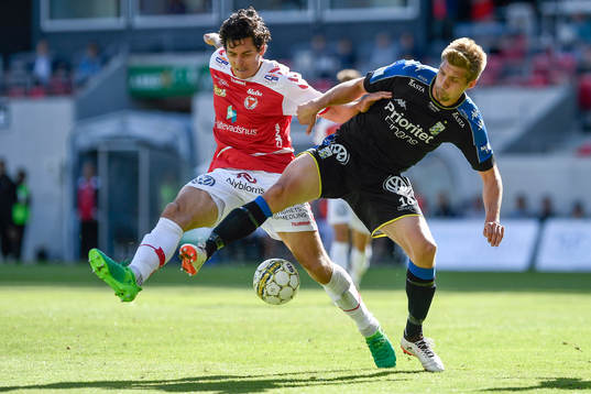 Kalmars Marko Biskupovic och IFK Göteborgs Mikael Boman i