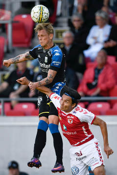 IFK Göteborgs Sören Rieks och Kalmars Emin Nouri i