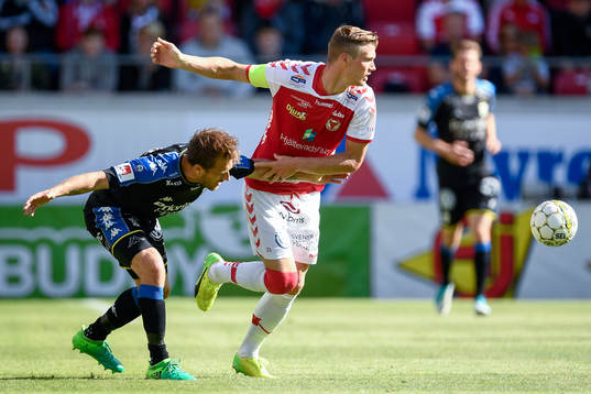 IFK Göteborgs Tobias Hysén och Kalmars Viktor Elm