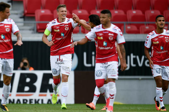 Kalmars Viktor Elm jublar