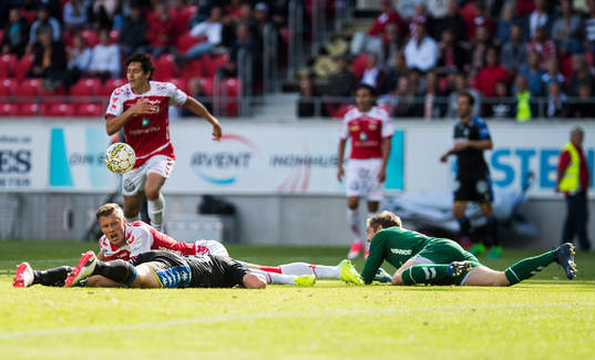 IFK Göteborgs Mikael Boman krockade med Kalmars målvakt
