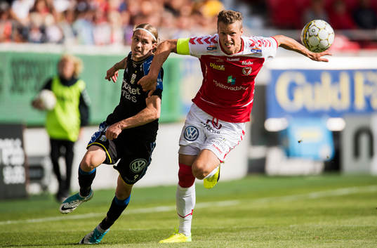 IFK Göteborgs Elias Mar Omarsson och Kalmars Viktor Elm