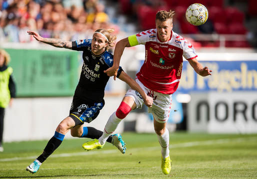 IFK Göteborgs Elias Mar Omarsson och Kalmars Viktor Elm