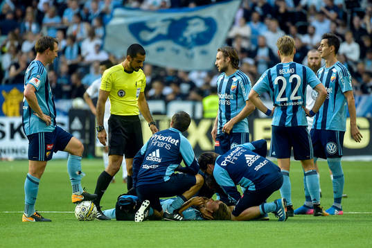 Djurgårdens Jacob Une Larsson får vård