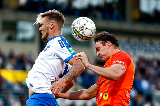 Norrköpings Linus Wahlqvist och AFC Eskilstunas Rinor Nushi