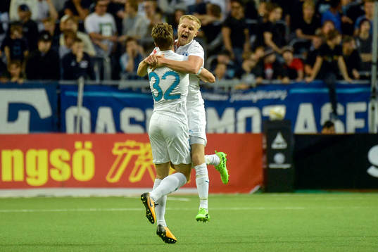 Malmö FFs Mattias Svanberg och Lasse Nielsen jublar