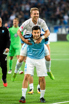 Malmö FFs Anton Tinnerholm och Behrang Safari jublar