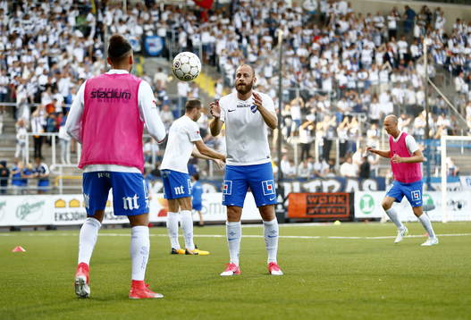 Uppvärmning med Norrköpings Daniel Sjölund