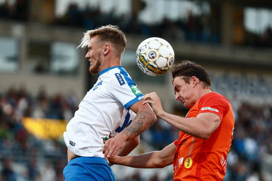 Norrköpings Linus Wahlqvist och AFC Eskilstunas Rinor Nushi