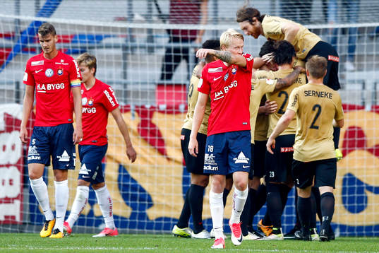 Brommapojkarnas Gustav Sandberg Magnusson jublar med