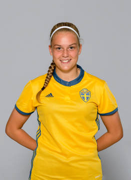 Emma Becker i F15/02-landslaget