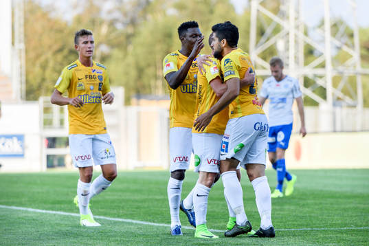 Falkenbergs spelare jublar