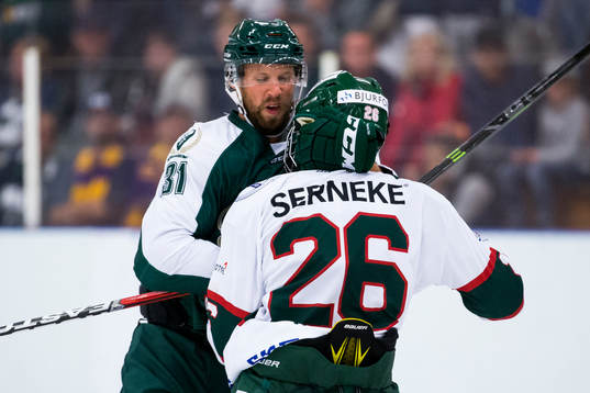 Färjestads Dick Axelsson och Frölundas Rasmus Dahlin i