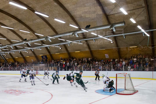 Färjestads Joakim Nygård med ett friläge mot Frölundas