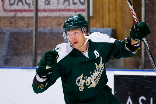 Färjestads Johan Ryno jublar