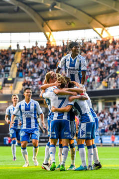 IFK Göteborgs spelare jublar