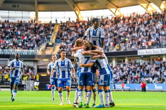 IFK Göteborgs spelare jublar