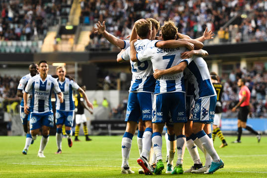 IFK Göteborgs spelare jublar