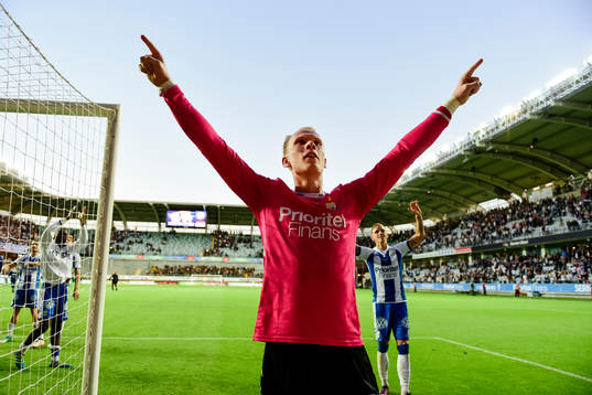 IFK Göteborgs målvakt Pontus Dahlberg jublar