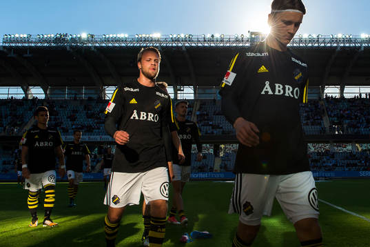 s Daniel Sundgren och Kristoffer Olsson går ut