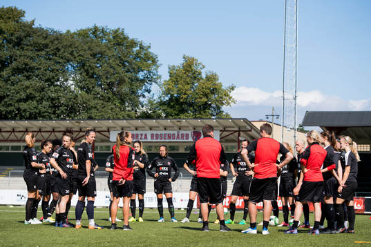 Spelarna samlas