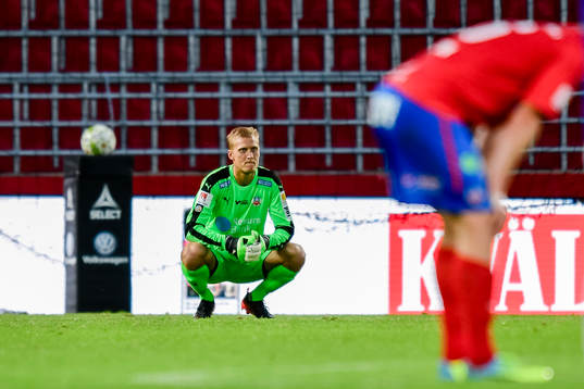 Helsingborgs målvakt Pär Hansson deppar