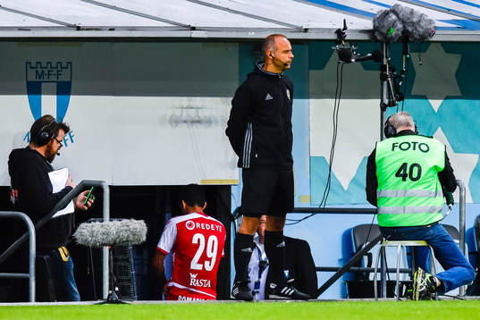 Kalmars Romário Pereira Sipião lämnar planen