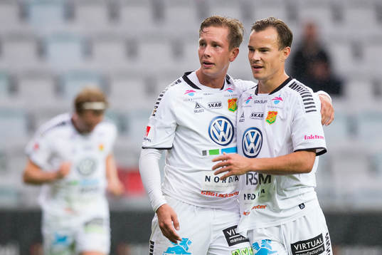 GAIS Simon Silverholt jublar ihop med Anton Wede