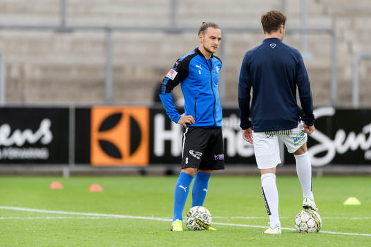 Halmstads Pontus Silfwer  före fotbollsmatchen i