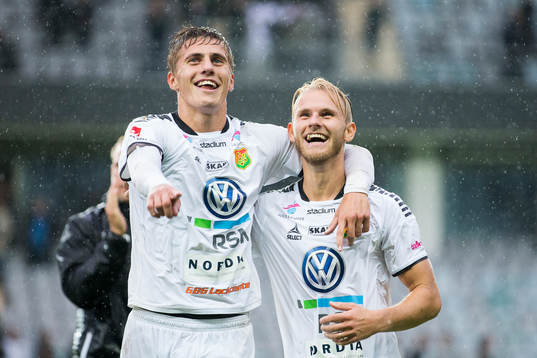 GAIS Erik Westermark och Niclas Andersén jublar