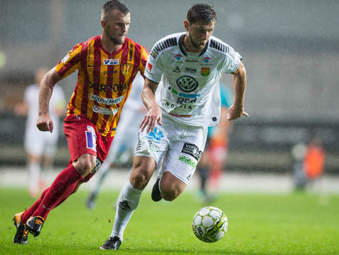GAIS Alibek Aliev före Syrianskas Adi Terzic