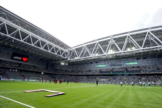 Hammarbys spelare värmer upp på Tele2