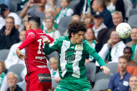 Östersunds Hosam Aiesh och Hammarbys Romulo Cabral Pereira