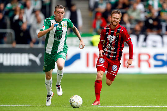 Hammarbys Birkir Már Saevarsson och Östersunds Dennis