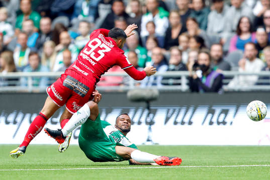 Östersunds Saman Ghoddos och Hammarbys Serge-Junior