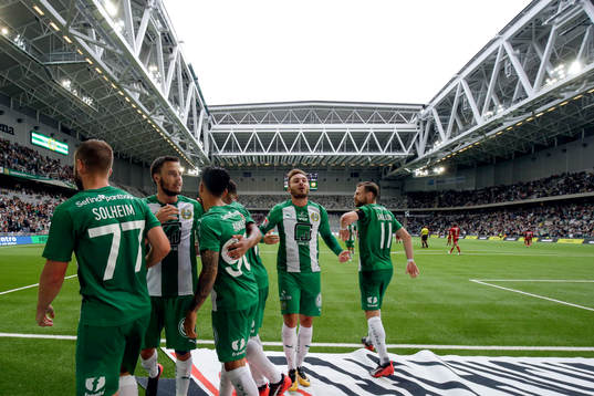 Hammarbys Jiloan Hamad jublar med lagkamrater